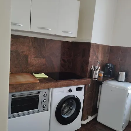 Beautiful 2-bedroom At La Drancy